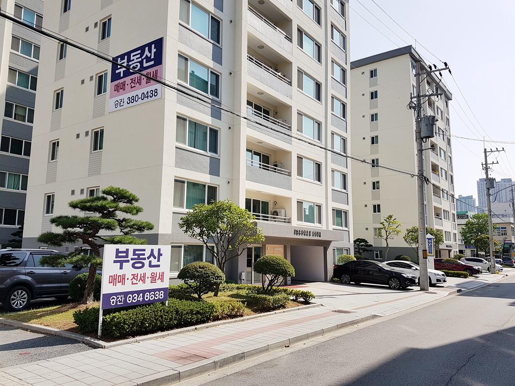이 대통령, 부동산 정책 방향 논의 위한 대토론회